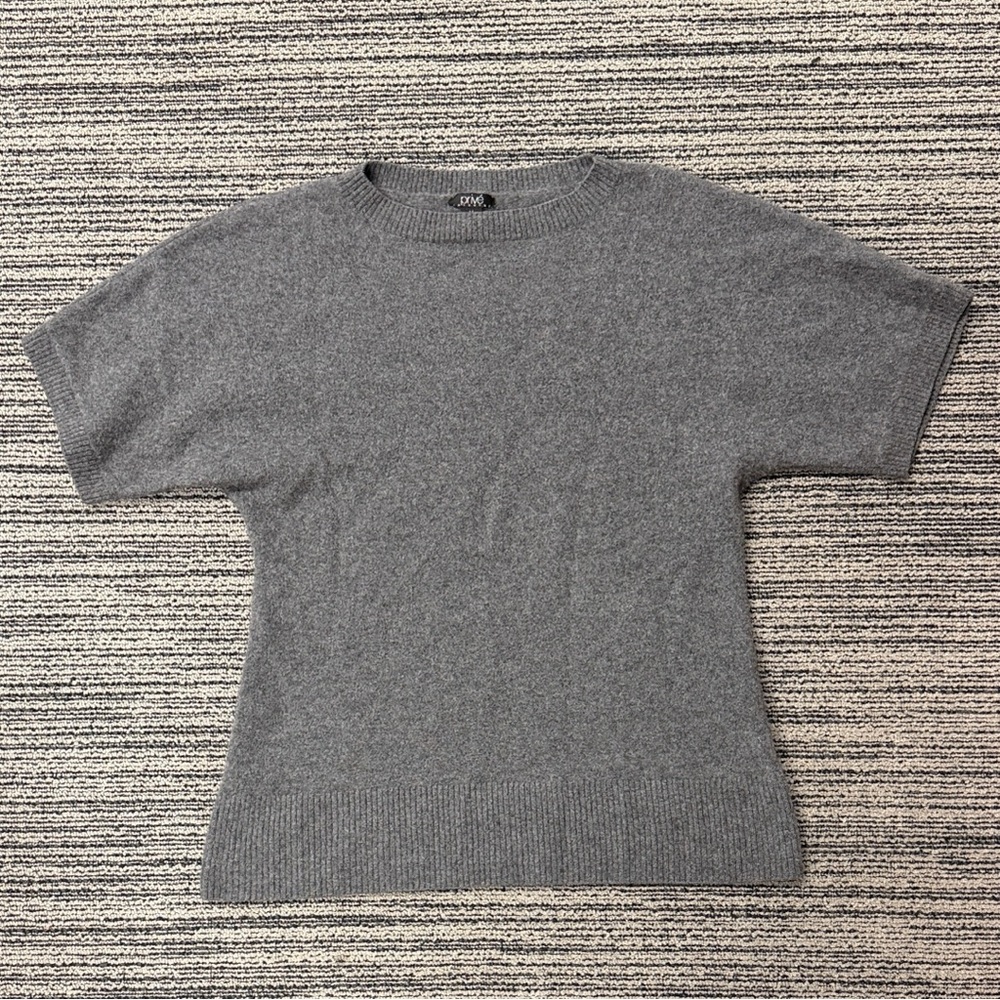 🔥🔥🔥Prive 100% Cashmere Gray Short Sleeves Sweater